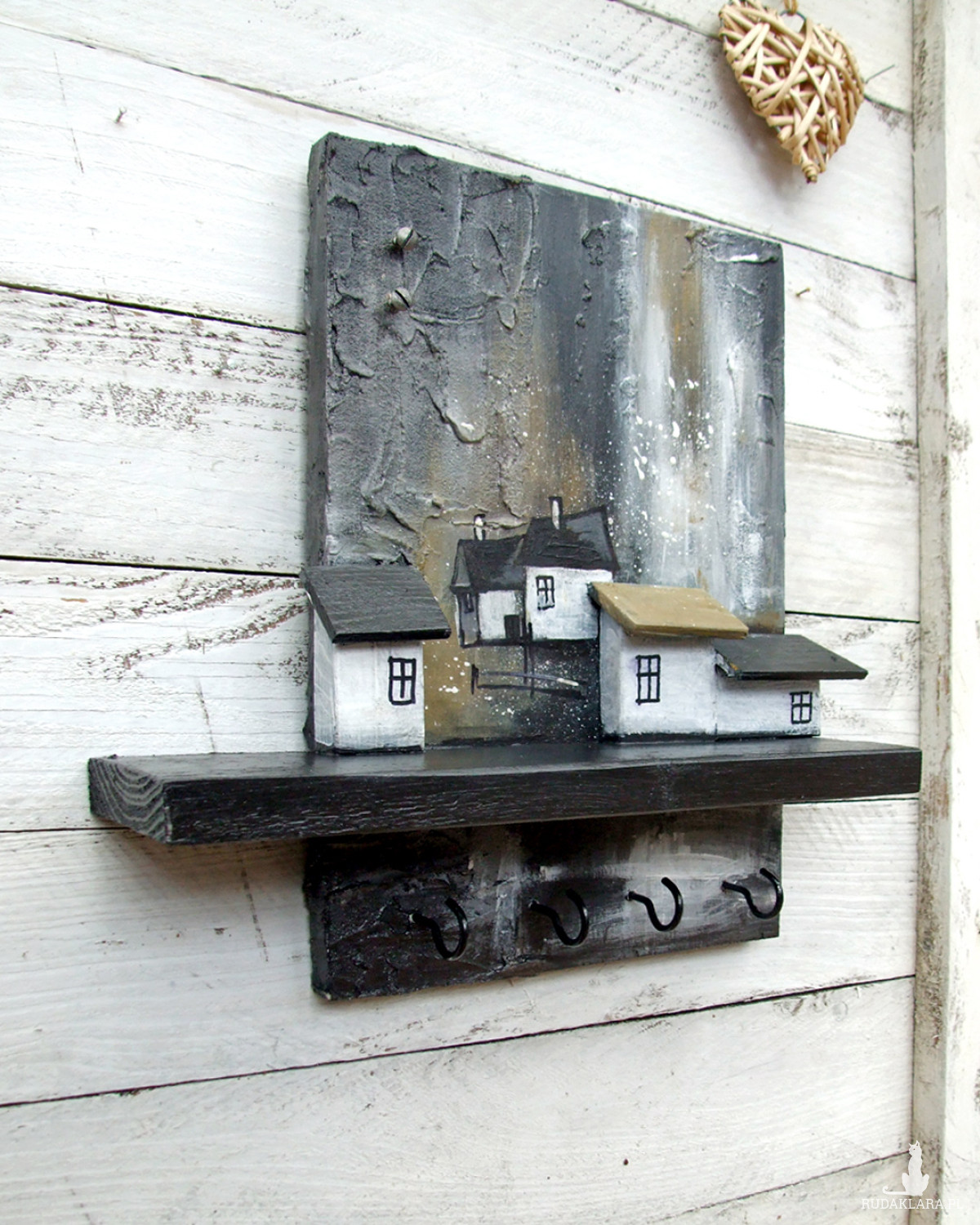 Odwilż - drewniany, malowany wieszak na klucze